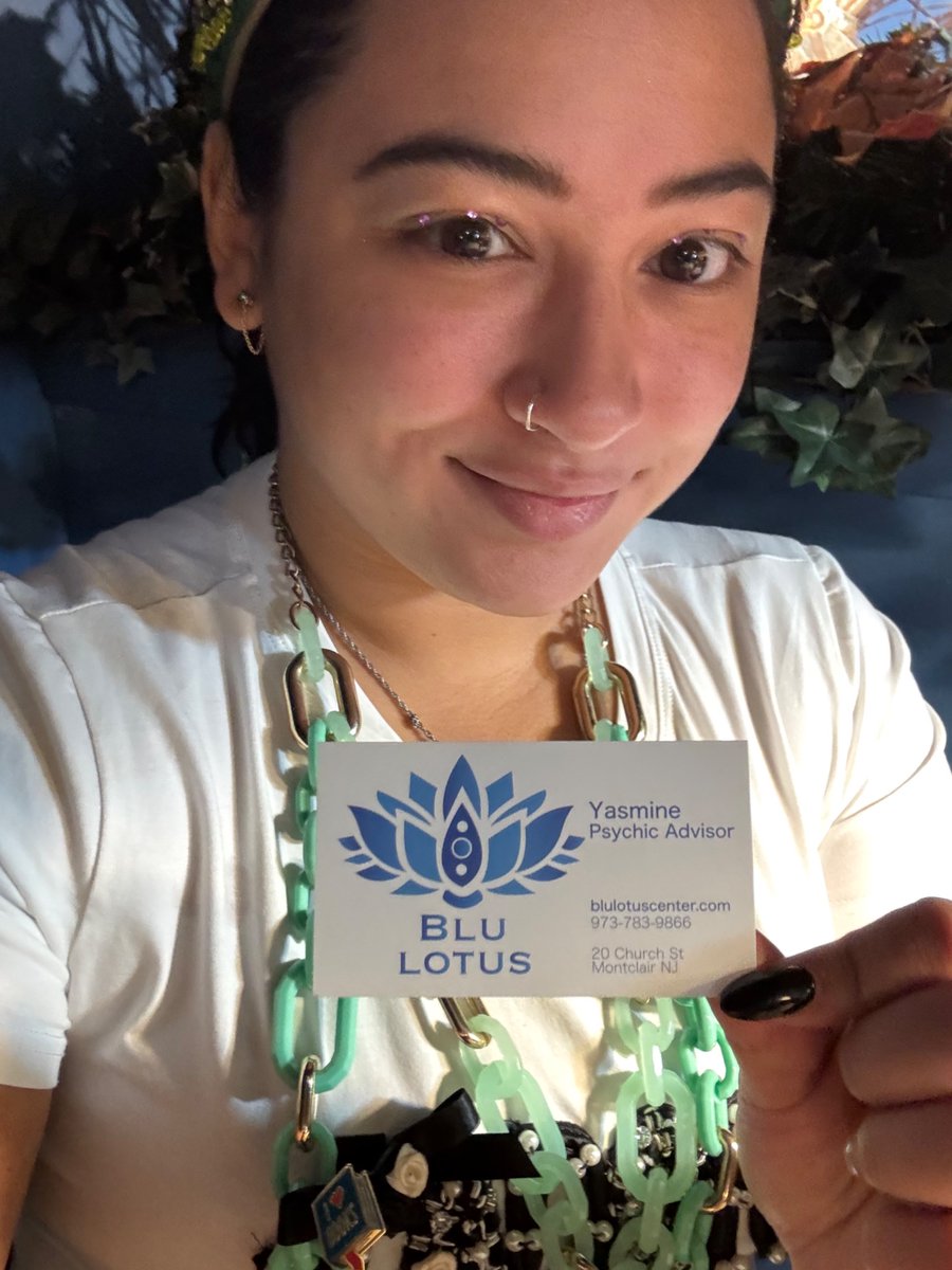abundanceofhea1's tweet image. Card readings at Blu lotus from 12 to 6 today. Call or come in person for healings 🤦‍♀️☀️👏. #oracle #angelanswers #blulotus #radleighvalentine #abundanceofhealing #valentineradleigh #hope #angelanswerscard #hayhouseinc #heal #radleigh #wonder #angelanswersdeck #live #valentine
