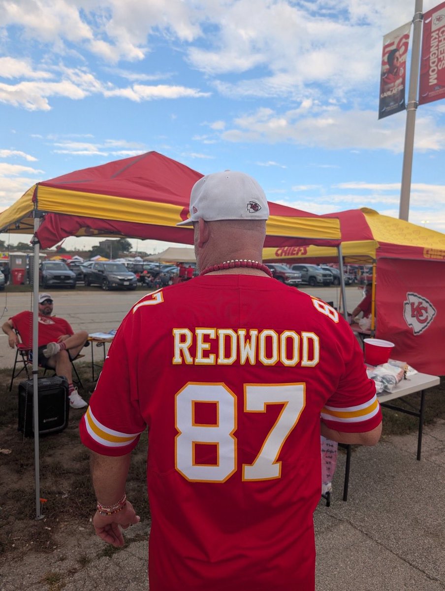 Oh taylor look what you made them do😭