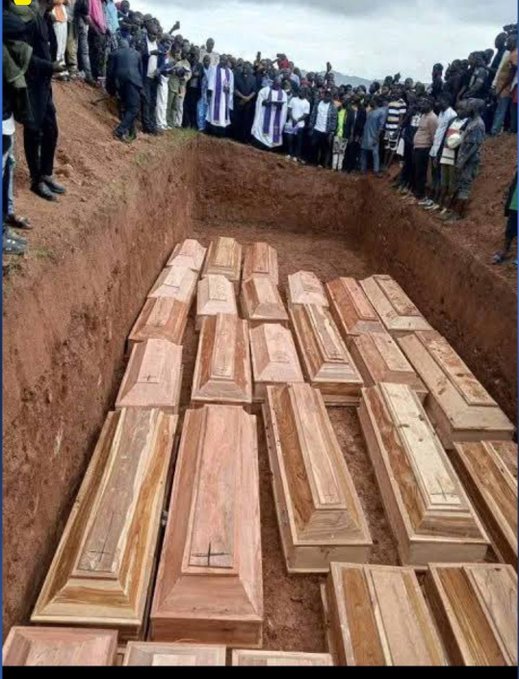 И вновь Нигерия... 
И вновь братская могила христиан убитых мусульманами...
И вновь тишина Ватикана, СМИ и даже нас в Твиттере...

А ведь просто сделать ретвит, это так просто.
А если ретвит с цитатой в которой вы высказываете свое мнение - быстро и бесценно...