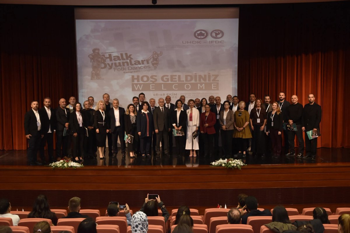 📍 ULUSLARARASI HALK OYUNLARI KONGRESİ
Federasyonumuz ile Eskişehir Osmangazi Üniversitesi iş birliğinde 16–18 Ekim 2025 tarihleri arasında düzenlenen kongrenin ilk günü, yoğun katılımla gerçekleşti. 
@oa_bak <a href="/gencliksporbak/">Gençlik ve Spor Bakanlığı 🇹🇷</a>