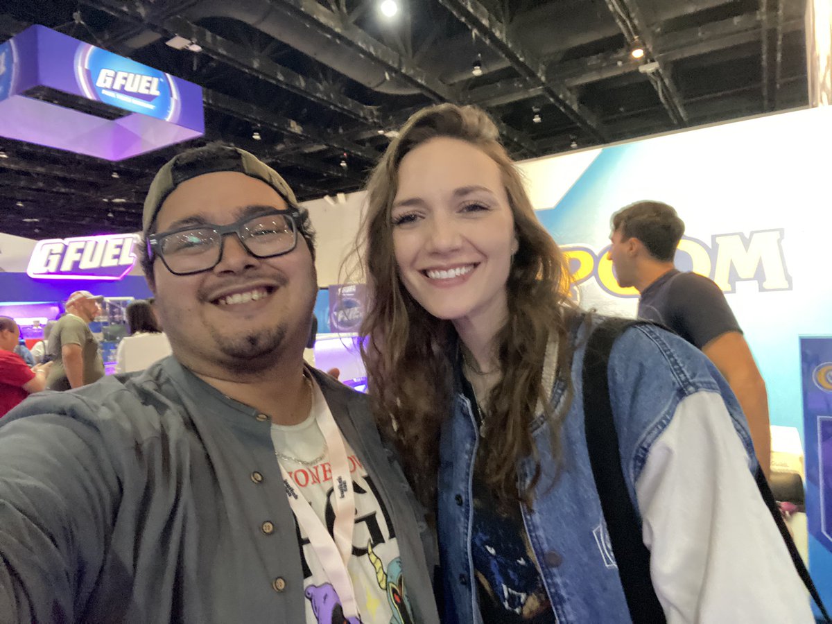 ursus_tactical's tweet photo. Day 1 of #twitccon2025 Met the the one and only @Anna__Demetriou  and had to get the selfie with her #StarCitizen @ForScienceSC @Twitch  @RobertsSpaceInd https://t.co/tPK0qQ02bj