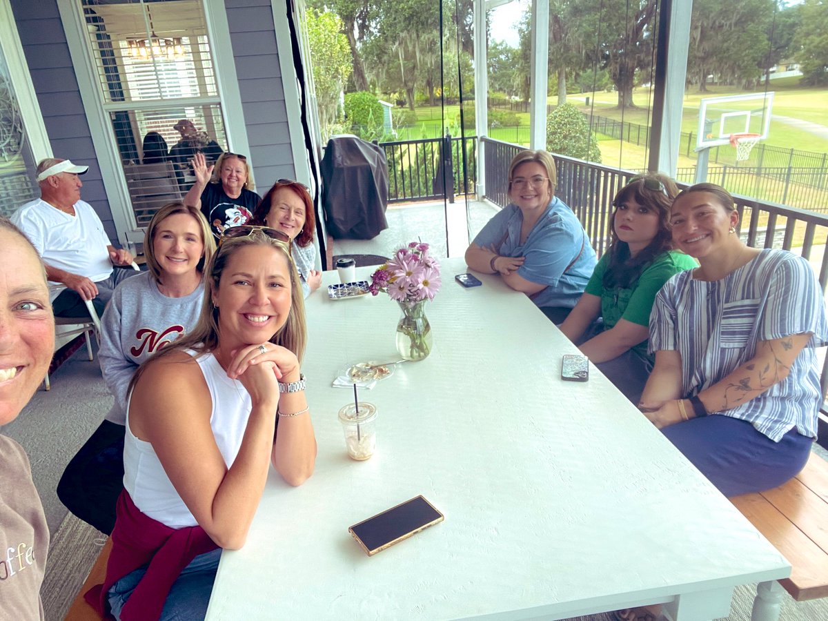 Coach_Alameda's tweet image. Family is such a big part of this program & we are so lucky that our families are ALL IN! Grateful for a wonderFULL softball parent weekend! #building43 #GoNoles