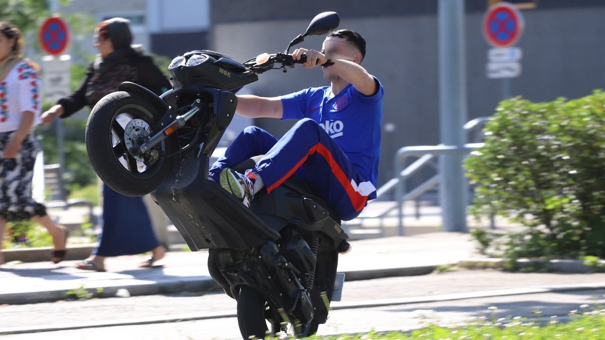 Le plus dingue, c’est quand on va apprendre que ce casse du siècle réussi en 7 minutes a été fait par une bande de nazes connus pour des faits de stups ou des vols de sacs à main ! Se serait l’humiliation ultime !