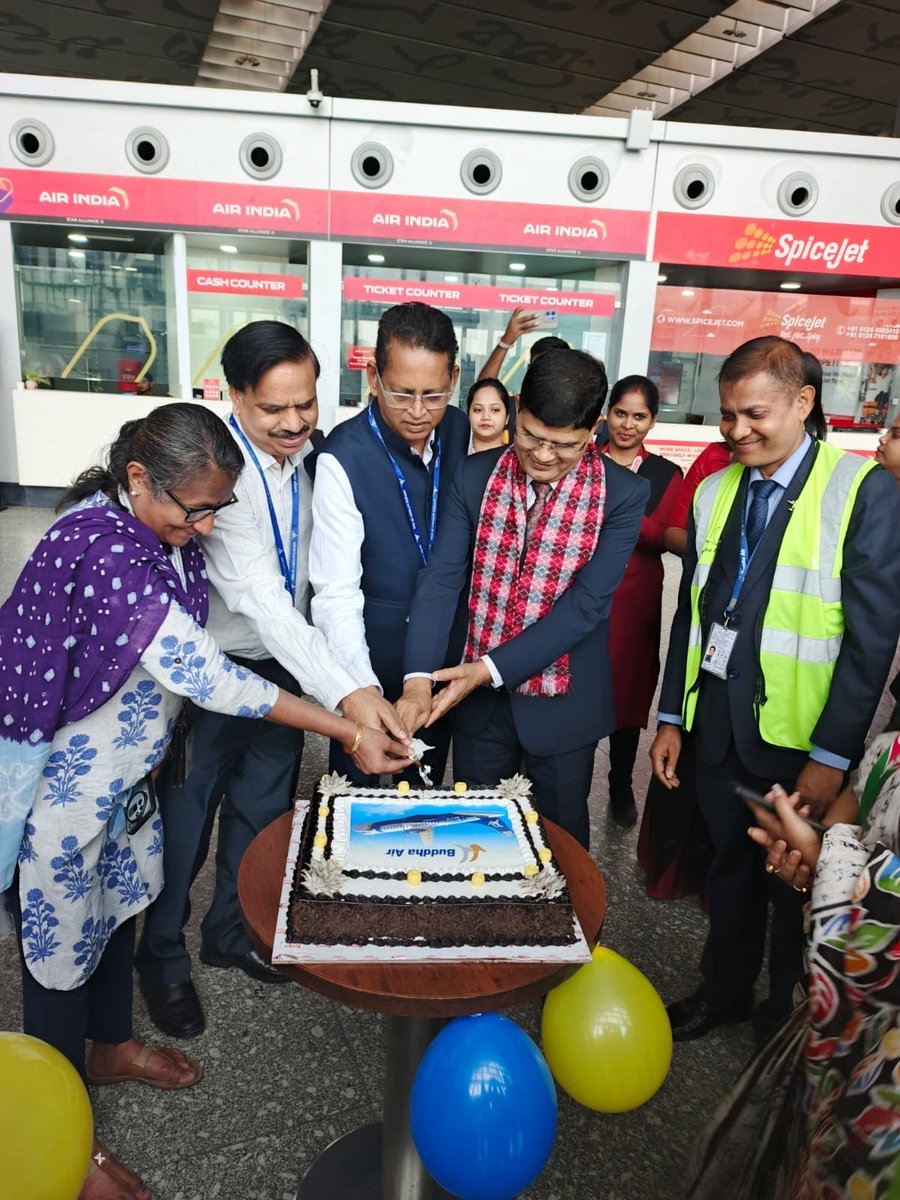 aaikolairport's tweet image. A new milestone takes off! ✈️
The inaugural Kolkata–Kathmandu flight by #BuddhaAir marked another proud step in strengthening regional air connectivity. The event was graced by Dr. Pravat Ranjan Beuria, Airport Director, Consulate of Nepal, (1/2)
#RegionalConnectivity #BuddhaAir