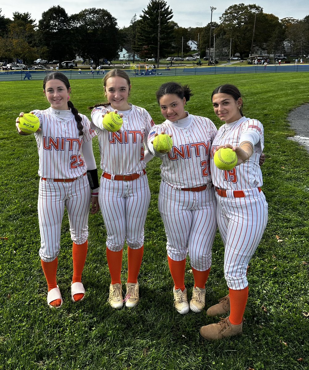 Unity16UJones's tweet image. Great showing at New England’s Finest. Congrats to @jaidalong22 @keating_haylie @MicahPritzlaff and Carly Pfeiffer on their HRs 💪
@EC_Recruit @coastrecruits @sbrretweets @eastcoastfp @toppreps @sballrecruiting @softballclips @ExtraInningSB @SBRRetweets @UnityNewJersey