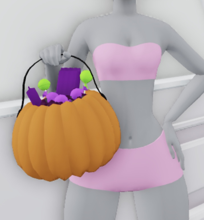 ITGIRLRobloxHQ's tweet image. NEW CODE ITEM: TRICKORTREAT