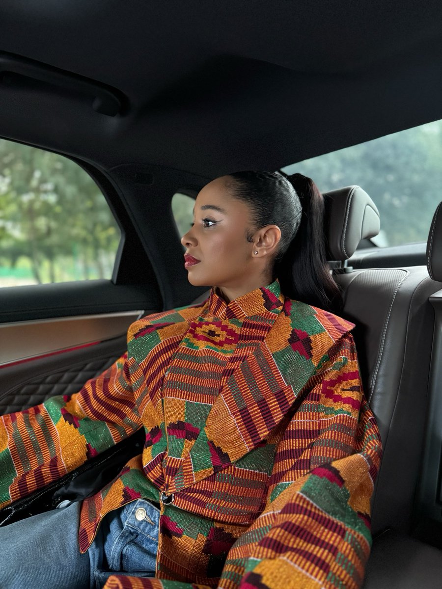 deborahvanessa7's tweet image. Being in China makes me feel as though I’ve time-travelled into the future. 
I am in the future right now.