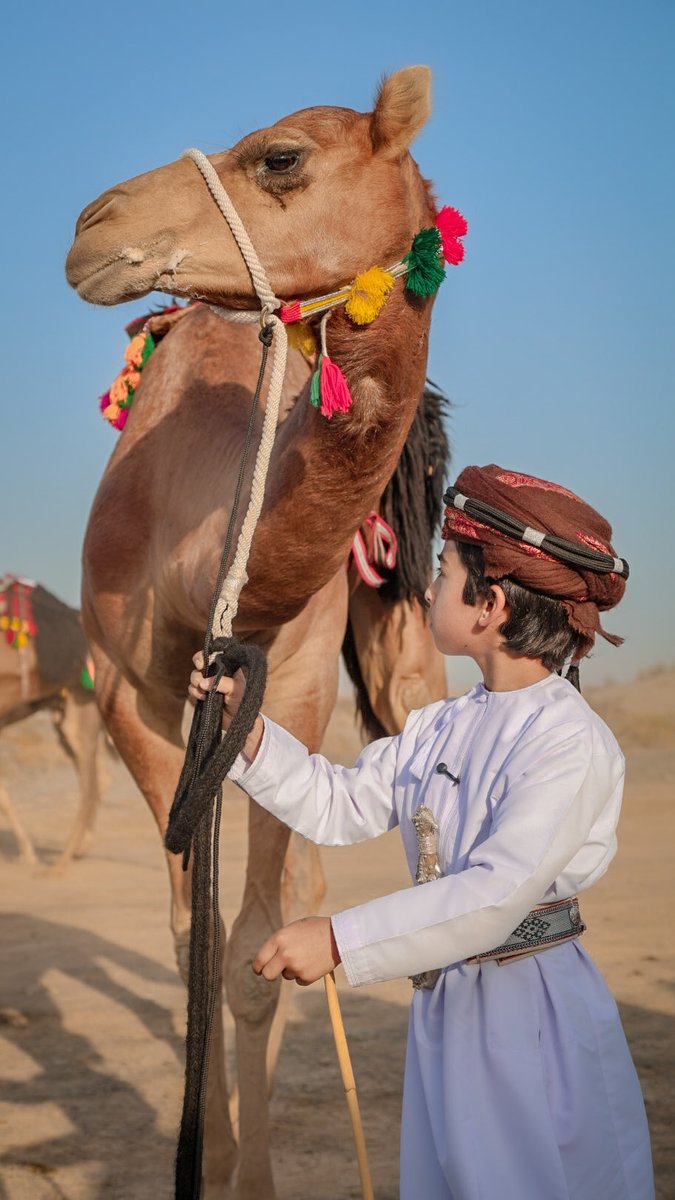 adn_m96's tweet photo. عُمْرَ الشَّجَرْ مَقَالْ مِحْتَاجْ لِلْمَاءْ
أمَّا تَسْقِيهْ وَلا يَمُوتْ بِكَرَامَهْ https://t.co/6C2jUS2sZQ