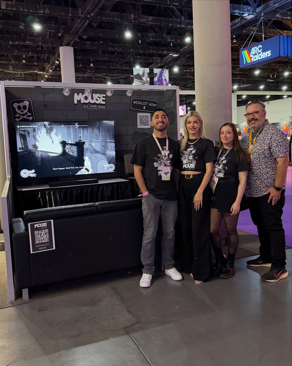 The team at TwitchCon San Diego showing off MOUSE: P.I. For Hire 🐭