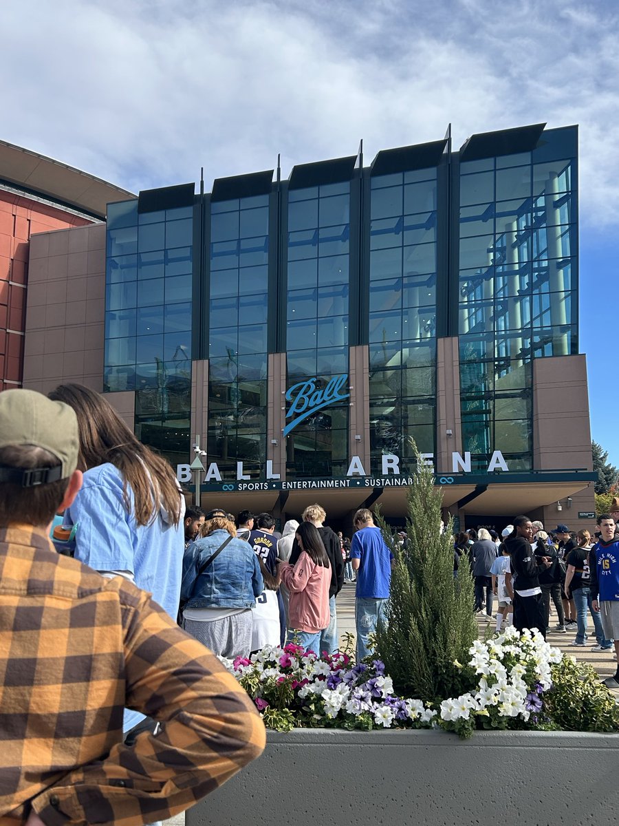 Strawthgenda's tweet image. Evie strawthgenda is #inthebuilding