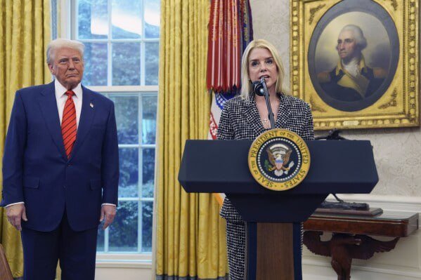 🚨BREAKING: Pam Bondi says: "Let's start by freezing federal funds to all sanctuary cities until they start complying with ICE."

Do you agree with Pam Bondi?

YES or NO?