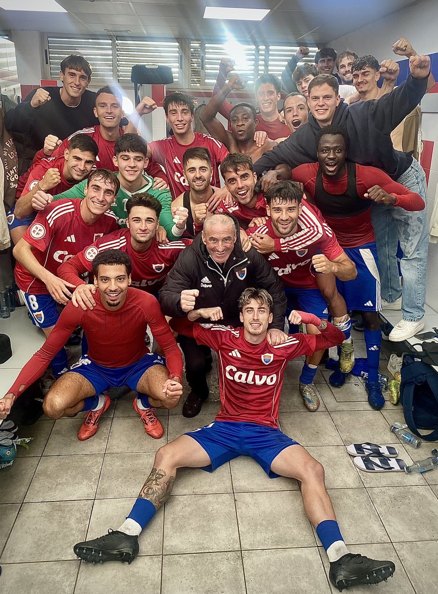 BerganFC's tweet photo. LUMEEEEEEE! 🔥

✅ Mellor inicio da nosa historia en #SegundaFederación
✅ Terceira vitoria consecutiva 
✅ En postos de promoción de ascenso

Esta familia segue conseguindo cousas fóra do normal. 

❤️‍🔥 Partidazo na casa! Hai que seguir así, equipo! 

#ForzaBergan 🔴🔵 https://t.co/RC8Zw28tqX