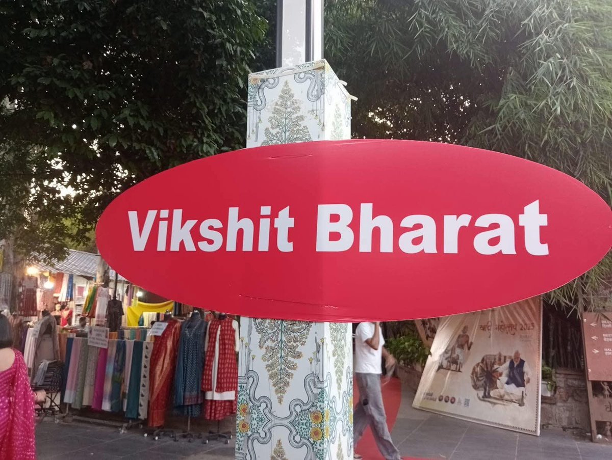 Foolkit2's tweet image. इतना शिकशित चुनोगे तो इतना ही विकशित मिलेगा😂