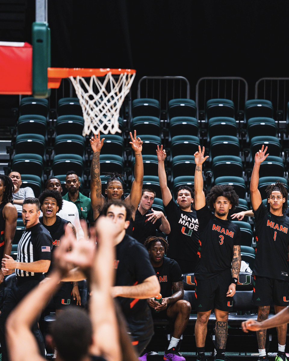 CanesHoops's tweet photo. Reps in the 305 ‼️🤝 https://t.co/aaXCnLWNos