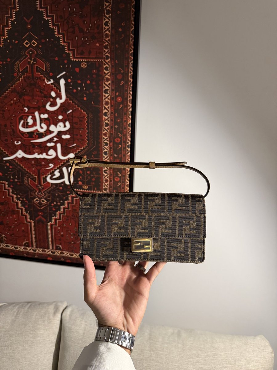 F_Brand0's tweet photo. FENDI 

سعرها في السعوديه 6750 sr !!
بعد الخصم الخاص 5100 sr 

جميله 🤎🤎🤎🔥 https://t.co/IdEhykLg4A