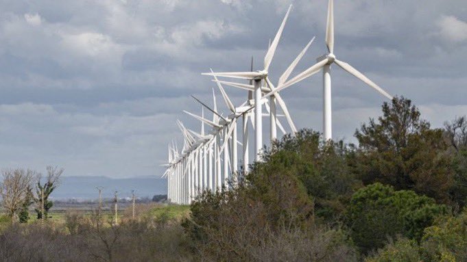 PsyGuy007's tweet photo. 🇫🇷 Selon-vous, faut-il interdire les éoliennes en France ? 

🅰️. OUI
🅱️. NON https://t.co/iQpMrUGCRV