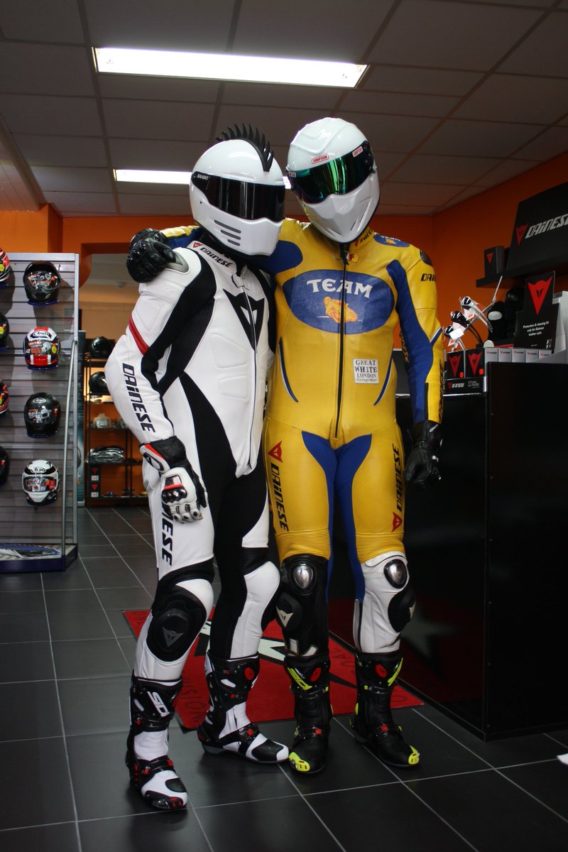 RubberDogAce's tweet photo. Gear meeting at the bike shop... 😉 https://t.co/ZAj0JJZMWS