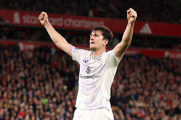 Mercado_Ingles's tweet photo. 5 de los ultimos 6 goles de Harry Maguire con el Manchester United han sido asi:

⚽️ 83' vs Liverpool
⚽️ 120' vs Grimsby Town
⚽️ 120' vs Lyon
⚽️ 90' vs Leicester City
⚽️ 90' vs Porto

Heroe https://t.co/WEHVWaBvGB