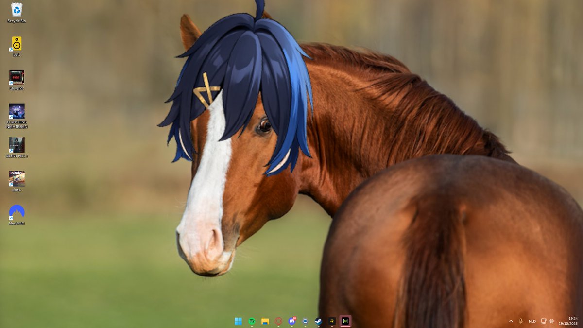 Mybei_'s tweet image. it has been literal MONTHS and this is still my background 😭 @ThatBubu