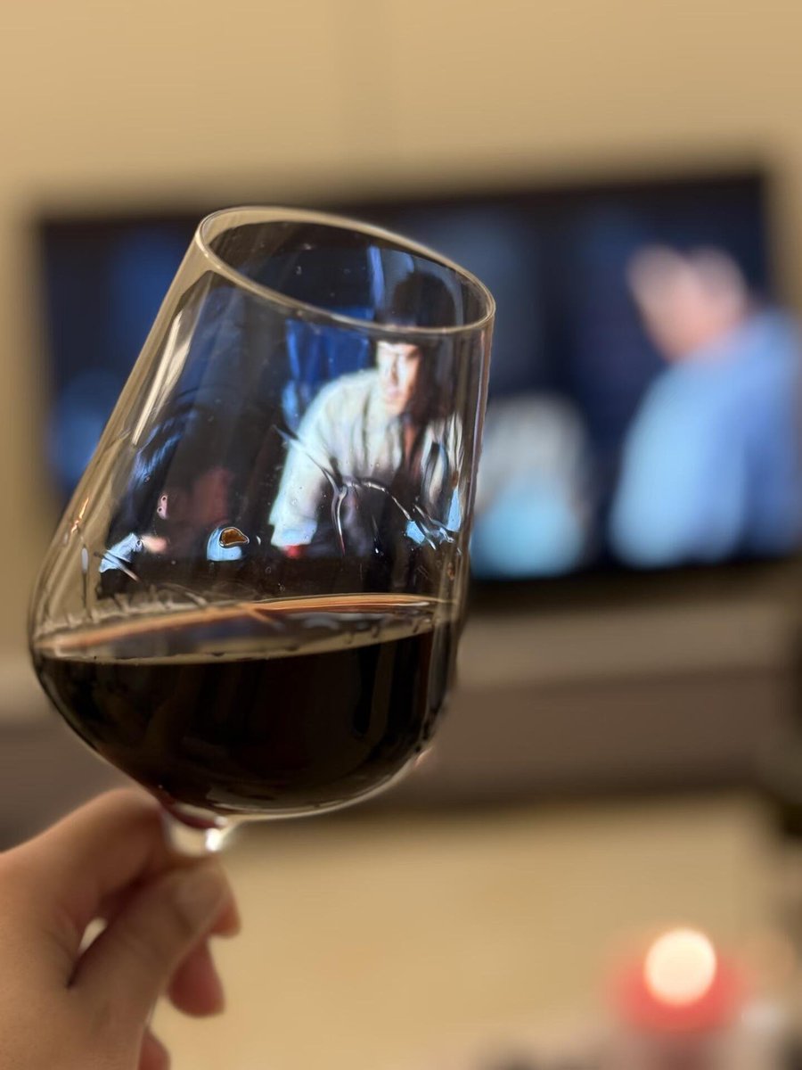 夜遅くにお酒と話をしているときだけ、自分の心の声が聞こえる。