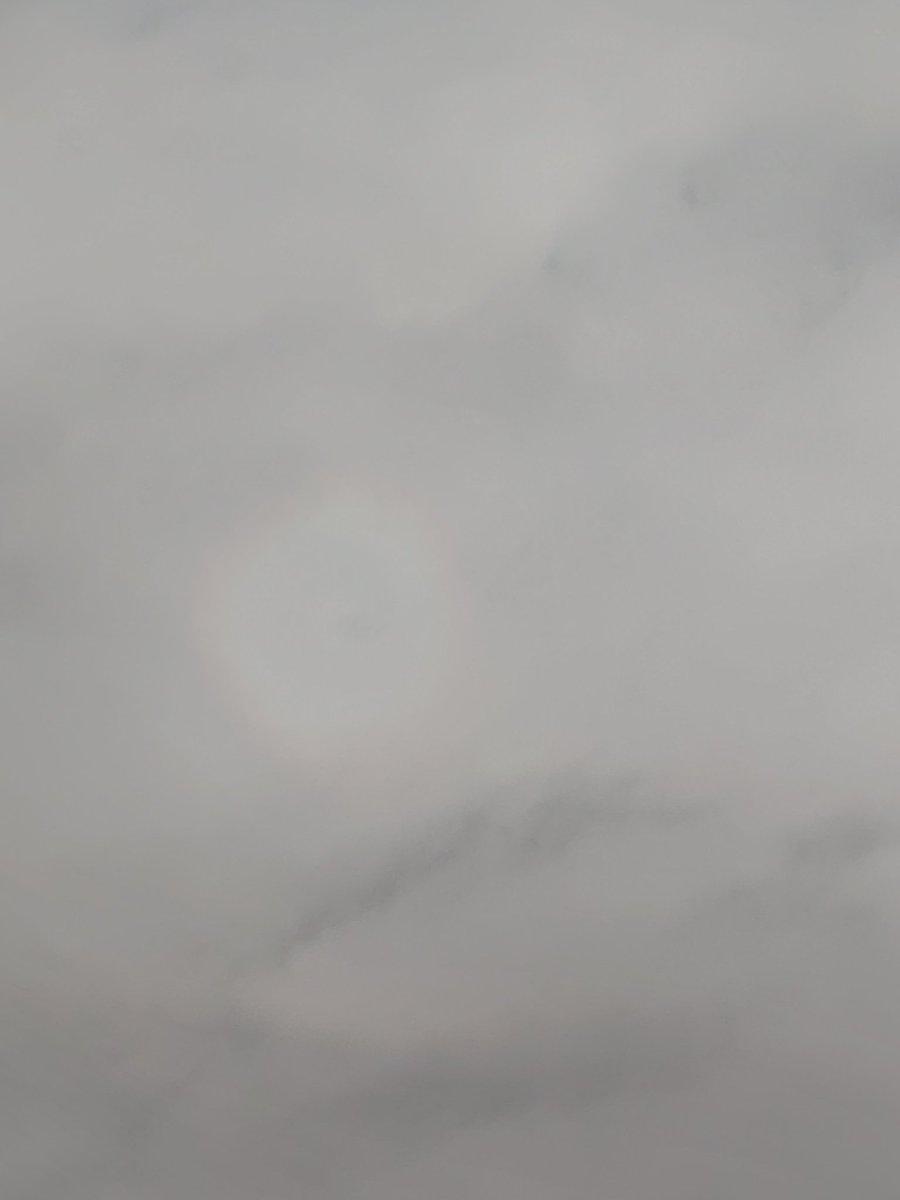 evinyu's tweet image. 今日のANA仙台→博多便にてブロッケン現象に遭遇！
みんないい事ありますように！