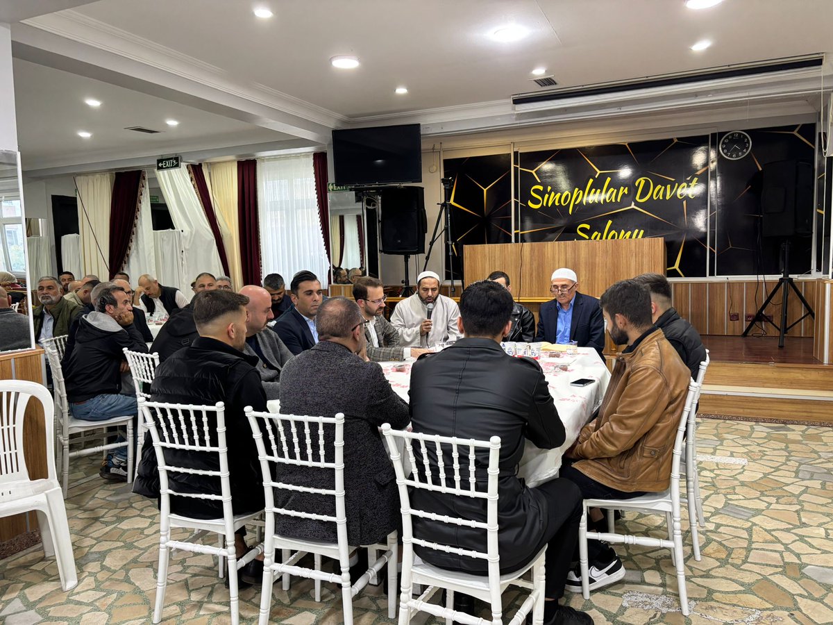 KCEKMECE_MHP's tweet photo. İlçe Başkanımız Sayın #EkremSarısoy ve İlçe Yöneticilerimiz; İlçe Bşk. Yardımcımız Sn. Hüsamettin Okur Bey'in rahmetli babası için #Sinoplular Derneği'nde düzenlenen mevlid programına katılmışlardır. Mekânı cennet olsun.
@_MHPistanbul_
#MHPKüçükçekmece https://t.co/1L4YujwuY3