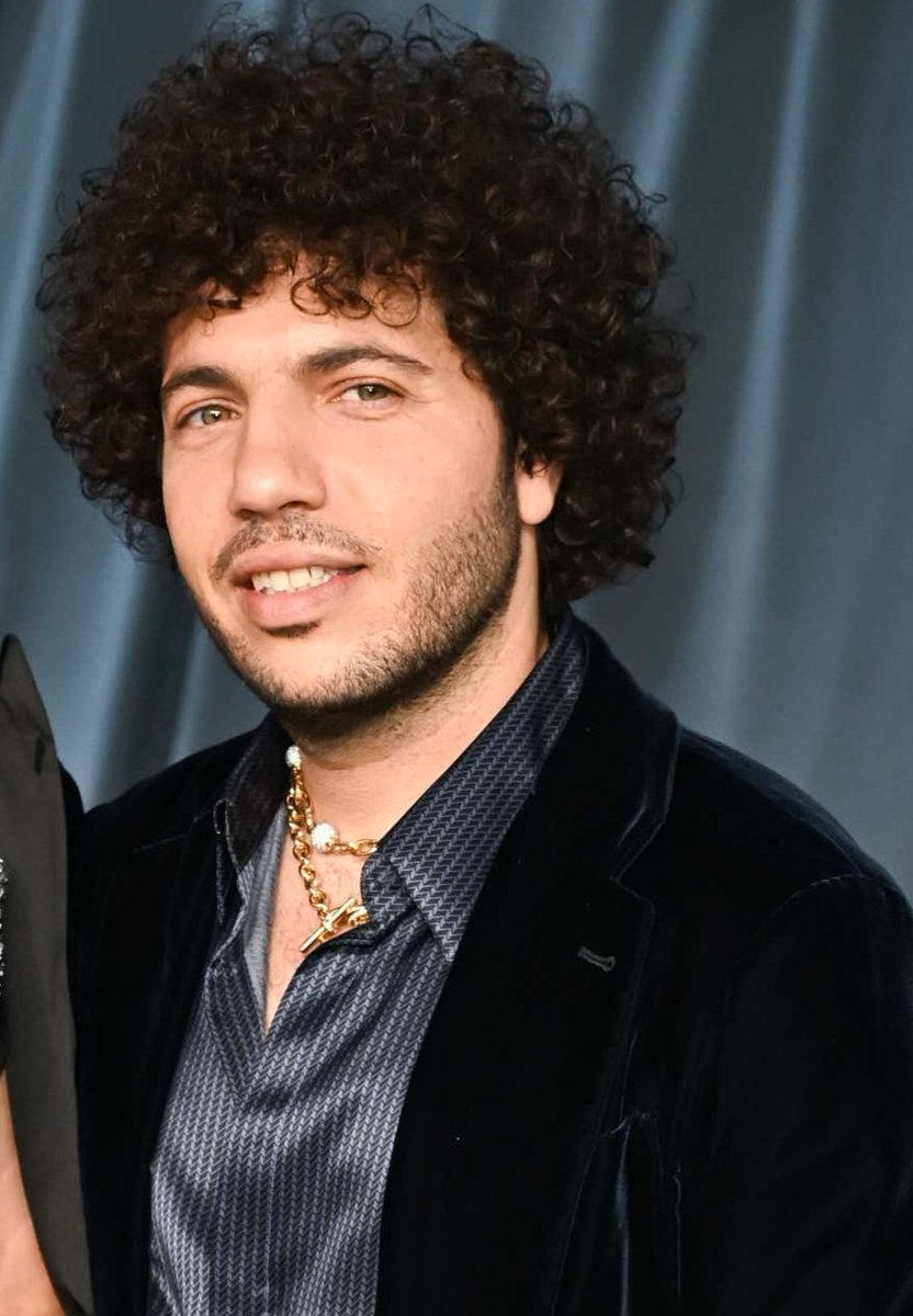 selovelenaa's tweet image. the glow up benny blanco had is insane😭 its the selena gomez effect ✨️