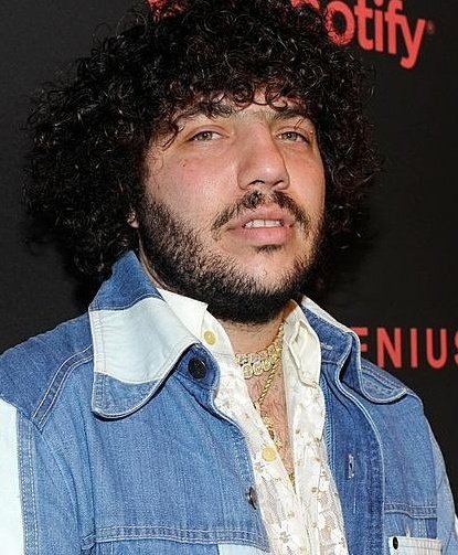 selovelenaa's tweet image. the glow up benny blanco had is insane😭 its the selena gomez effect ✨️