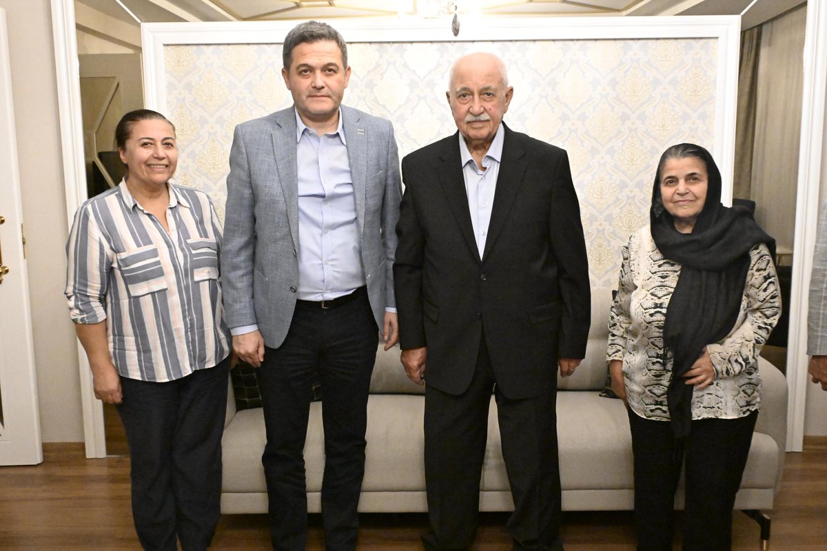 İl Emniyet Müdürümüz Kayhan AY; 
Teşkilatımıza yıllarca emek veren 21829 sicil sayılı Emekli Başkomiser Ali KANDEMİR ve kıymetli ailesine vefa ziyaretinde bulundu.🇹🇷