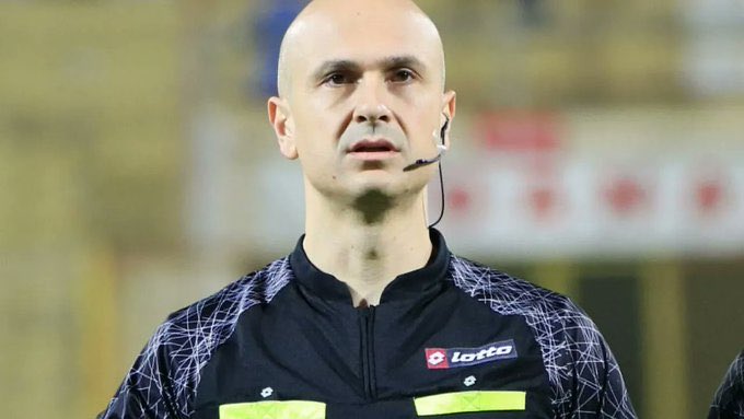 penaltı olmayan pozisyonda penaltı "hissetti"