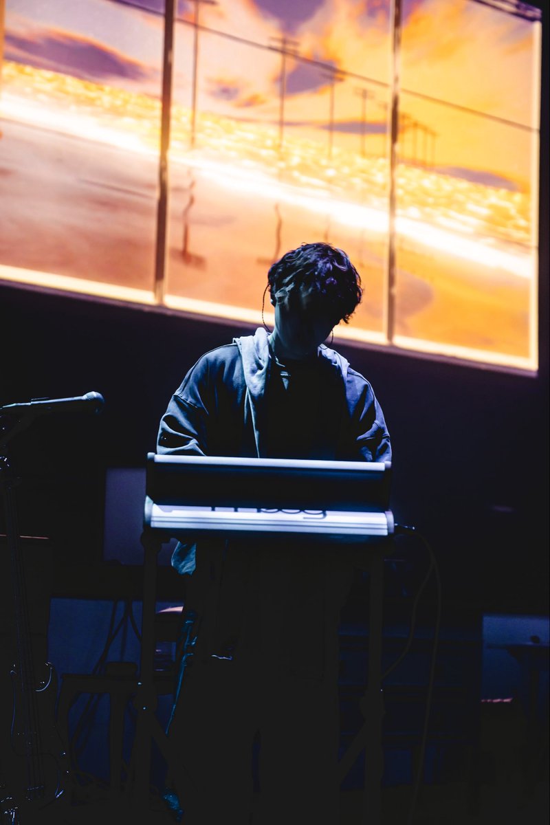 #tayori LIVE TOUR "magic" 

大阪公演、無事終演しました。
あっという間に終わってしまいましたが、瞬きの中に垣間見える輝きを、確かに掬えた気がします。
またお会いしましょう🪟

#tayori_magic