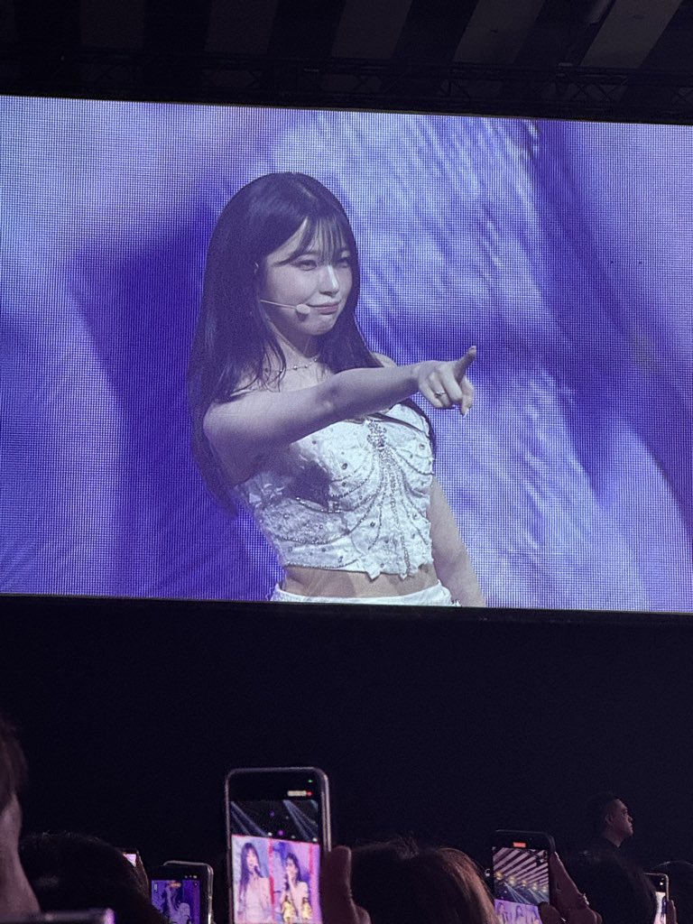 사랑해
#프로미스나인 #NOW_TOMORROW 
#fromis_9
