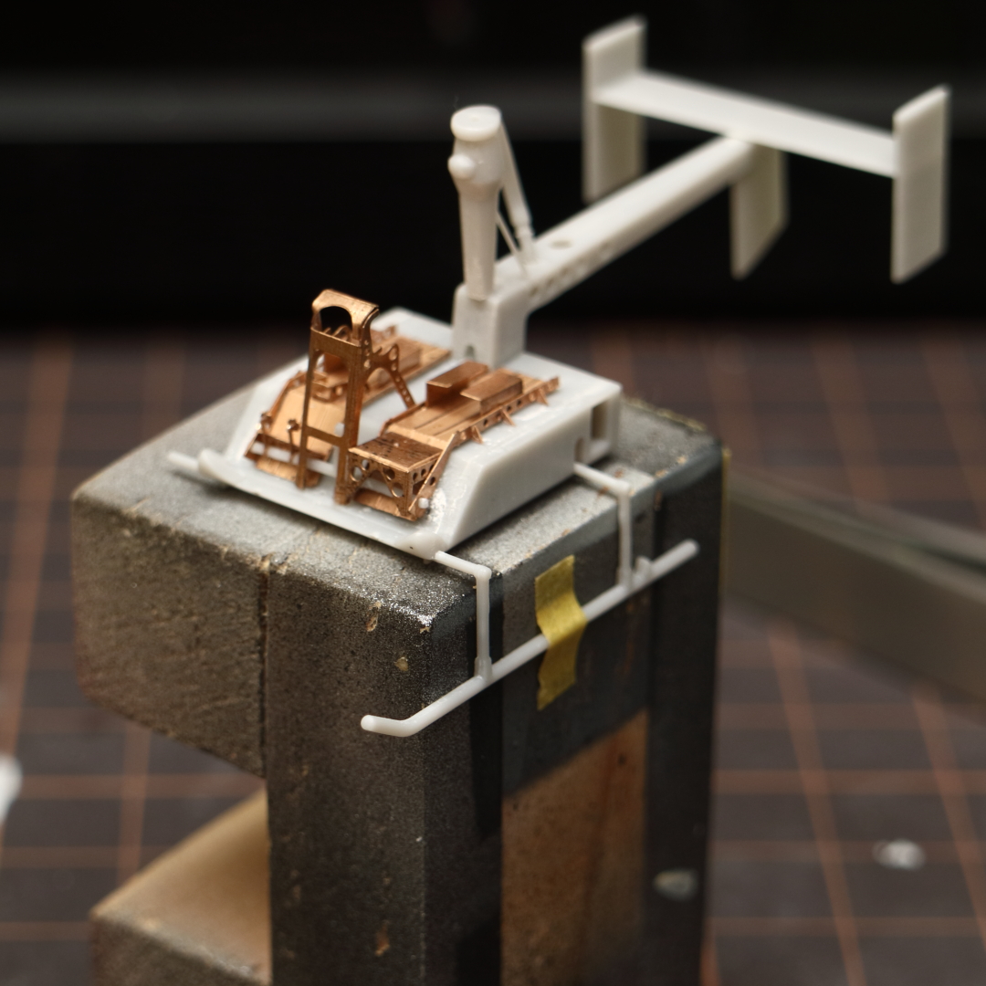 8aka's tweet image. #AMP #172scale #Fairey #UltraLightHelicopter
強度的に不安だったスキッド、なんとかなってますね。自重程度なら大丈夫そうですが完成までは浮かせておこうと思います。あとは細かい所の手入れとキャノピーのマスクをし直しして塗装です。