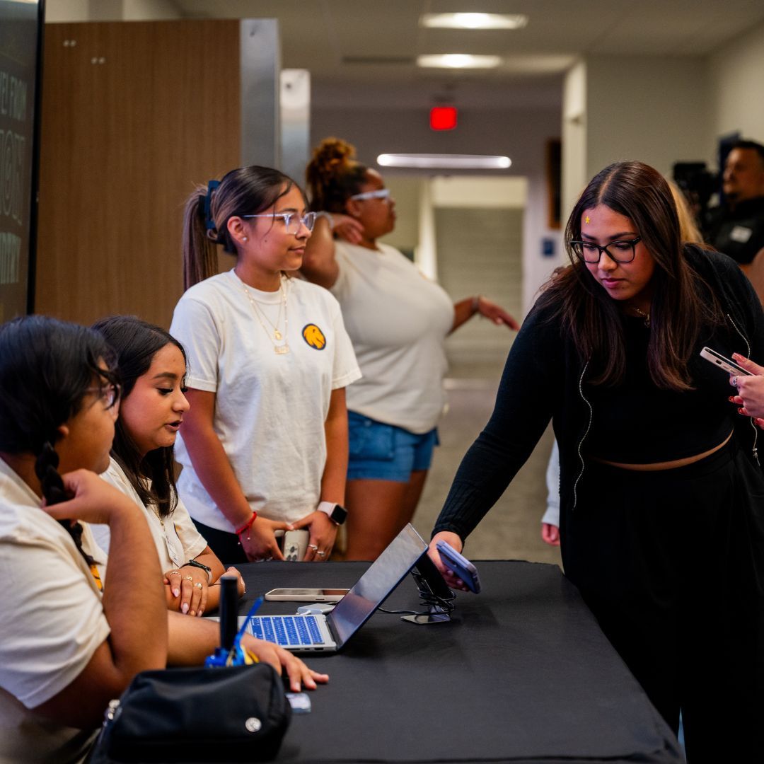 ETAMUCOB's tweet image. Heads up, Lions 🦁 Spring registration starts tomorrow!
📅 Masters: Oct 20 | Bachelors/Seniors: Oct 22 | Juniors: Oct 27 | Sophs/Fresh: Oct 29
Meet your advisor &amp;amp; lock in your schedule!

#ETAMU #SpringRegistration #CollegeOpportunities