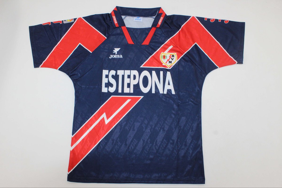 👕⚡️¡SORTEO DE UNA CAMISETA DEL RAYO VALLECANO RETRO O ACTUAL!⚡️ 🎁

🗒️ REQUISITOS PARA PARTICIPAR: 

1️⃣ Dar RT y LIKE a este tweet

2️⃣ Seguir a <a href="/INFUTcamicracks/">INFUTcamicracks</a> y <a href="/GoldeMichu/">Isi Palagol</a>

🏆 GANADOR el 25/10.

‼️ 10% descuento en todas las camisetas código RAYO