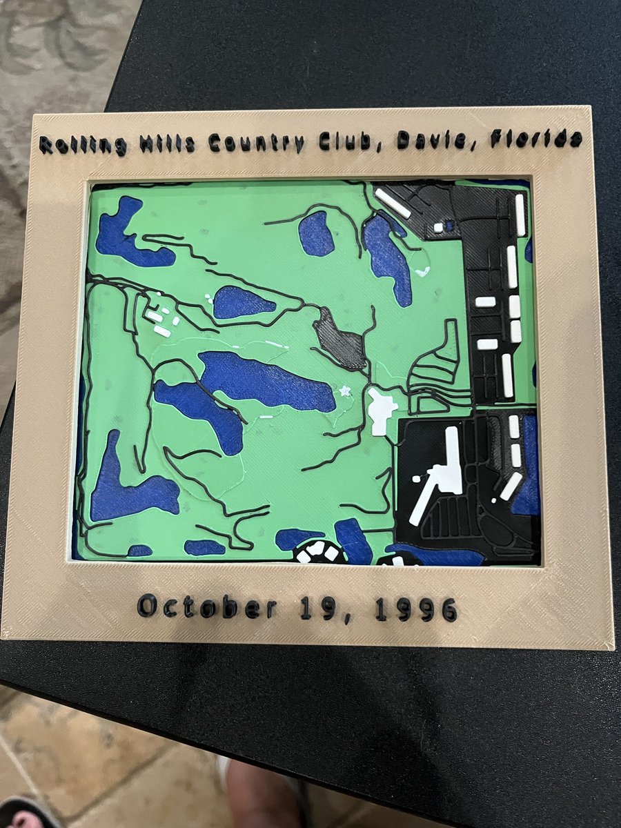 Catdaddy printed this for mom for their 29th wedding anniversary. The frame everything is 3D printed. That’s where they got married. The same country club where CaddyShack was filmed.