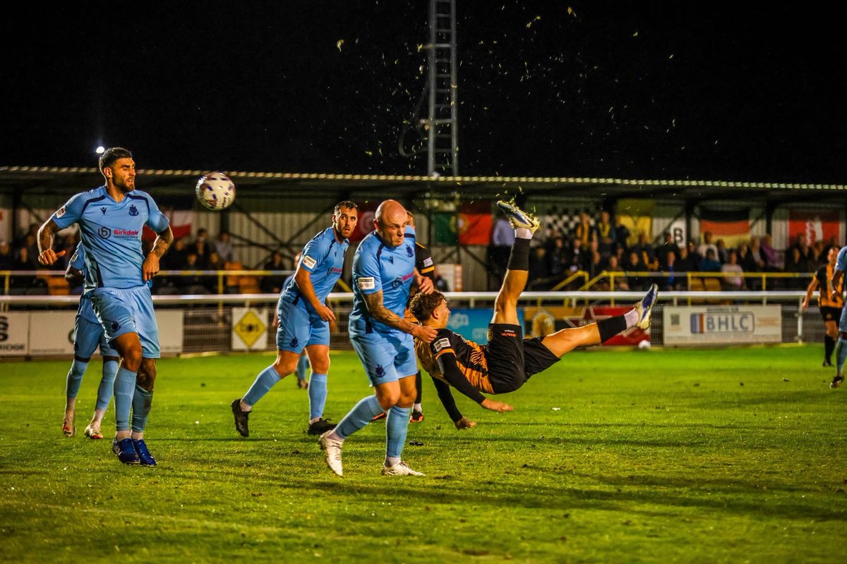 BrakesTrust's tweet photo. Our #10 has already cemented his name in the history books with a certain goal, in a certain play off final. We are very lucky to have him ๐๐ค
Itโs been one hell of a ton so far, hereโs to you Willo, congratulations ๐๐ป๐๐ป๐๐ป
#Brakes #EwanWilliams #BrakesTrust #100appearances https://t.co/8VYD0hl23A