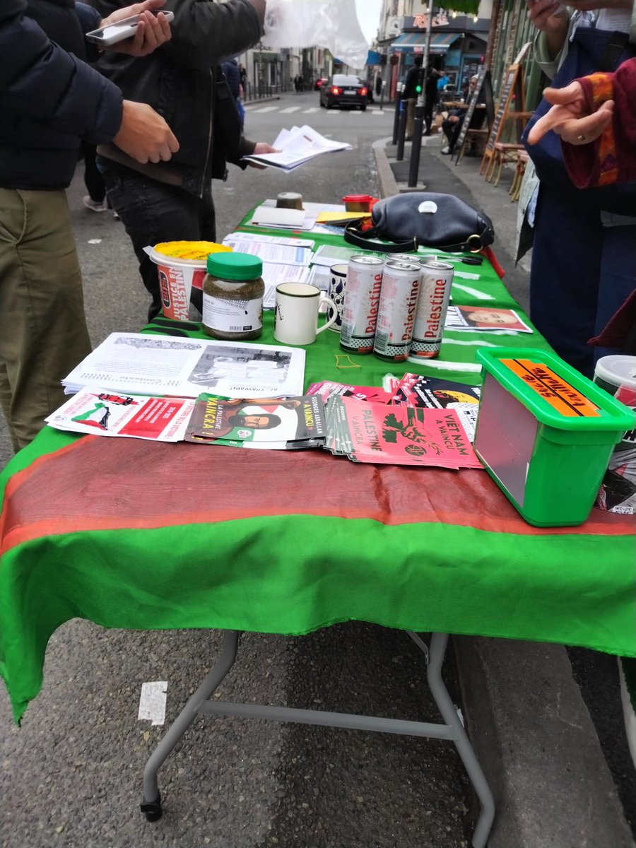 Ce matin, distribution de tracts du collectif Montreuil Palestine au marché de Croix de Chavaux pour exiger la libération d'Ali, l'arrêt de la procédure actuellement en cours contre lui sur demandes israéliennes et la restitution immédiate de son titre de réfugié!

#LiberezAli