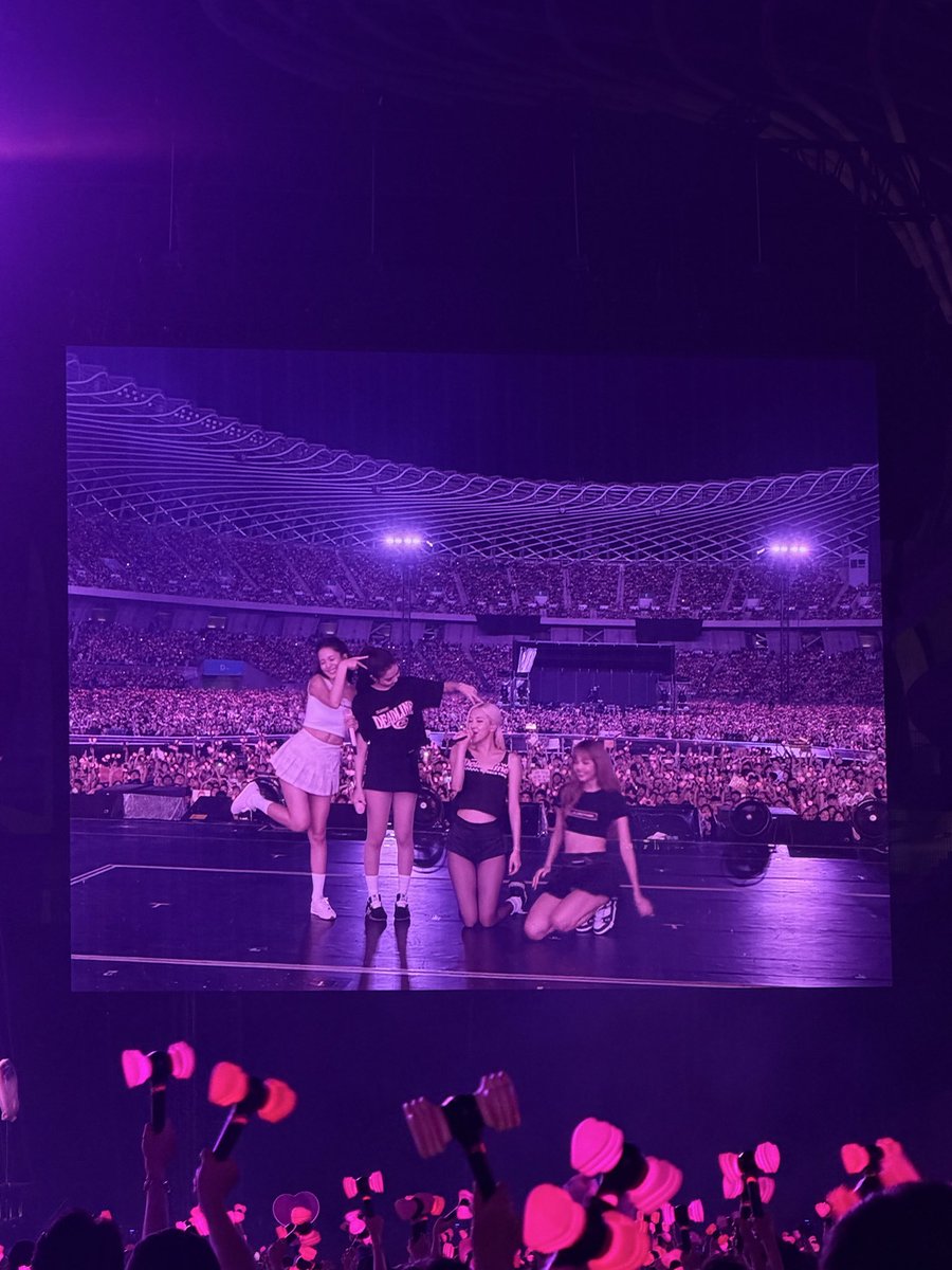 blckpinkpic's tweet image. FAMILY