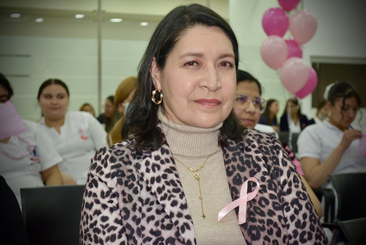 Antonioveira's tweet photo. Con nuestras pacientes oncológicas compartimos un espacio lleno de sensibilidad, esperanza y mensajes de vida. 🩷

Hoy, 19 de octubre, conmemoramos el Día Mundial contra el Cáncer de Mama 🎀

En el Hospital Universitario Departamental de Nariño nos unimos a esta jornada junto al personal médico y administrativo y la Virreina del Carnaval de Negros y Blancos 2026, reafirmando que cada historia es única y cada camino importa. 🫶🏻

Sigamos promoviendo la detección temprana, el autocuidado y el acompañamiento solidario que salva vidas.  🥰

#OctubreRosa #CadaCaminoImporta #DíaMundialContraElCáncerDeMama #HospitalDepartamentalDeNariño #SaludConCorazón
