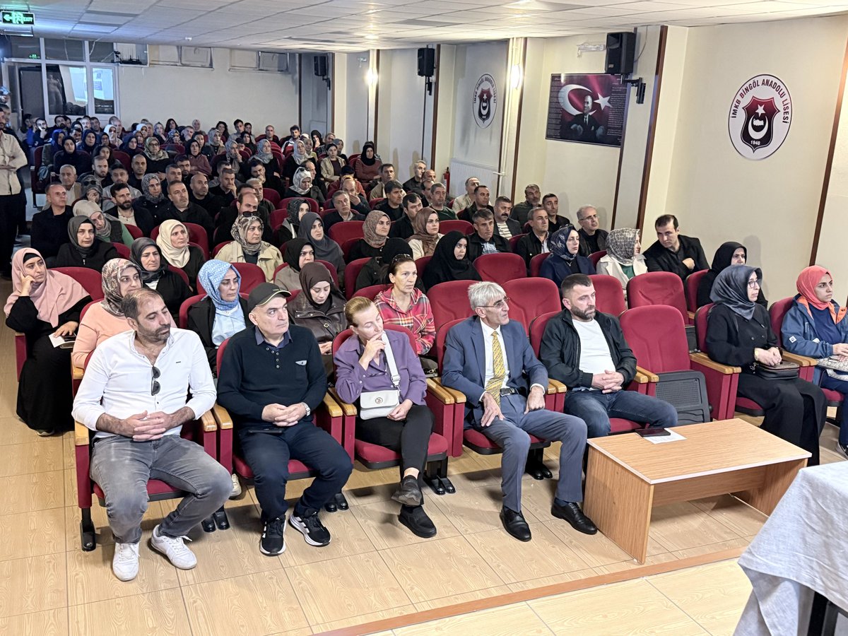 Okulumuzda Okul Aile Birliği Toplantısı
Okul Müdürümüz Abdulselam Begiç’in başkanlığında okul veli iş birliğinin güçlendirilmesi ve yeni dönem hedeflerinin paylaşıldığı verimli bir toplantı gerçekleştirildi.<a href="/MustafaOzel66/">Mustafa Özel</a> <a href="/halukcakan12/">HALUK ÇAKAN</a> <a href="/Orhanbugrahan/">ORHAN BUĞRAHAN</a> <a href="/yusuf_tokus/">Yusuf TOKUŞ</a> <a href="/AbdulselamBegic/">Abdulselam Begiç</a>