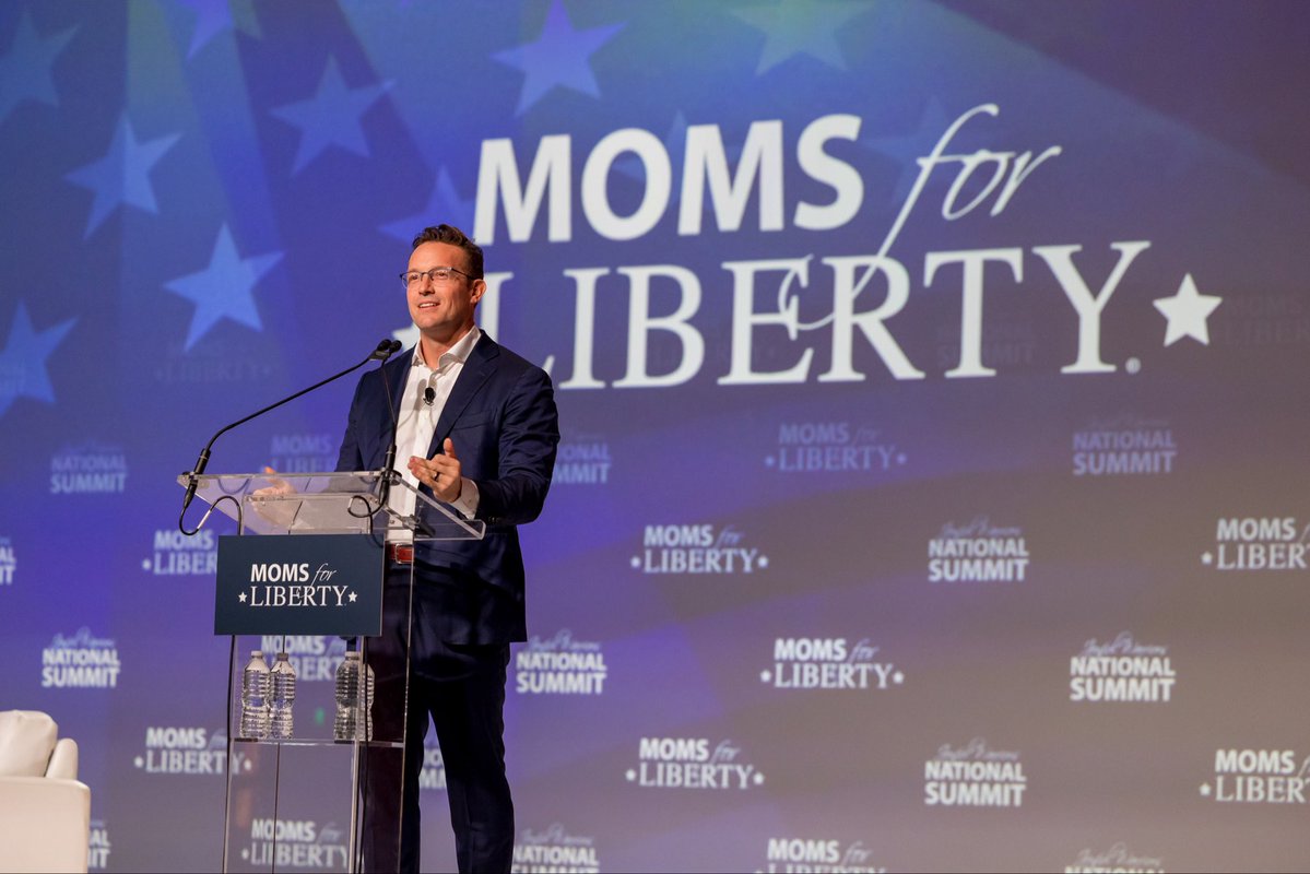 bennyjohnson's tweet image. It was my honor to keynote at the Moms for Liberty annual conference.

We need to speak with force about the value of parenthood. It’s our superpower. The Left has given up on families. They indoctrinate because they cannot procreate.

Strong moms &amp;amp; dads will save America 🇺🇸