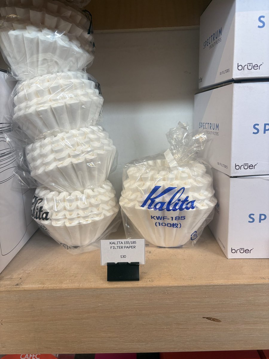 オーストラリアに来て驚くのはドリップ用ペーパーフィルターの値段の高さ。ウェーブフィルター100枚3000円もする！日本で買える気軽な値段に感謝…！