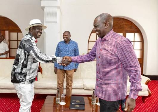 hassanadan837's tweet image. Thank you President  williamRuto for giving  Raila Odinga a perfect sendoff,indeed Baba was a national treasure May his soul rest in peace😭😭😭😭😭😭
#Bondo #RuthOdinga #Sifuna #UhuruKenyatta #BabuOwino #SimbaArati #Mbadi #junet #joho #orengo #GladyWanga#Kalonzo #MillieOdhiambo