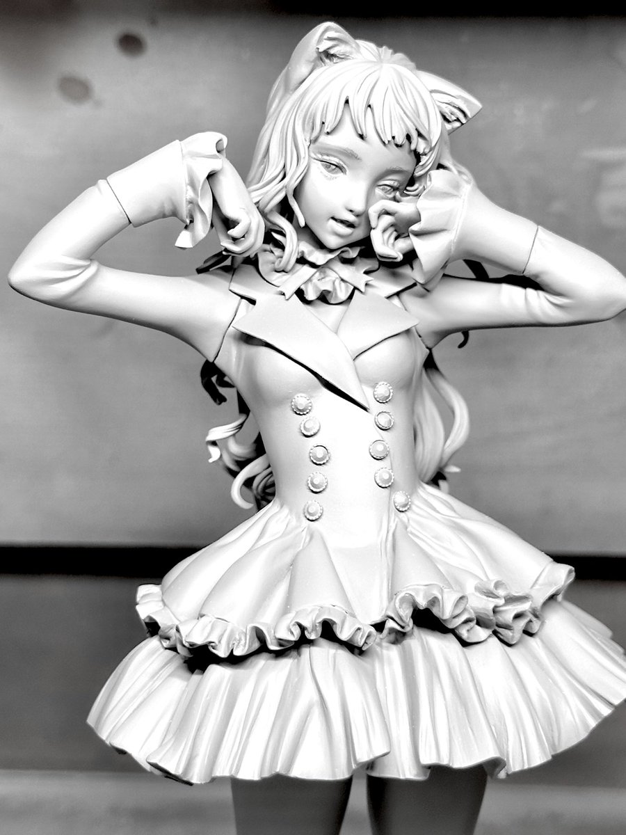 ようやくサフ吹けましたよ😌あとは服に装飾付けたら完成🌷