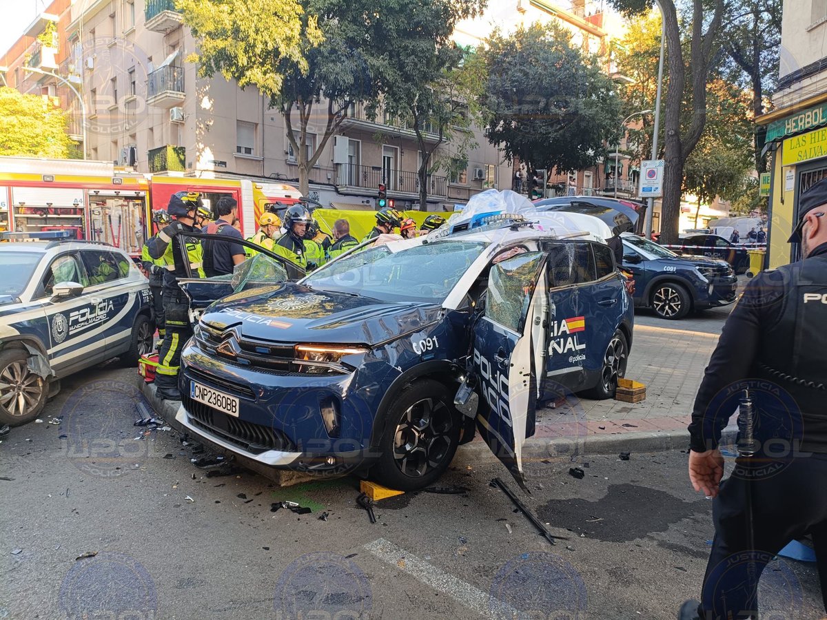 JupolNacional's tweet image. Cuatro agentes heridos en Ciudad Lineal al colisionar un coche de la Policía Municipal y otro de la Policía Nacional, vía @elmundoes

«Uno de los policías nacional fue trasladado al hospital con pronóstico potencialmente grave»

💪Desde JUPOL enviamos TODO NUESTRO APOYO a los…