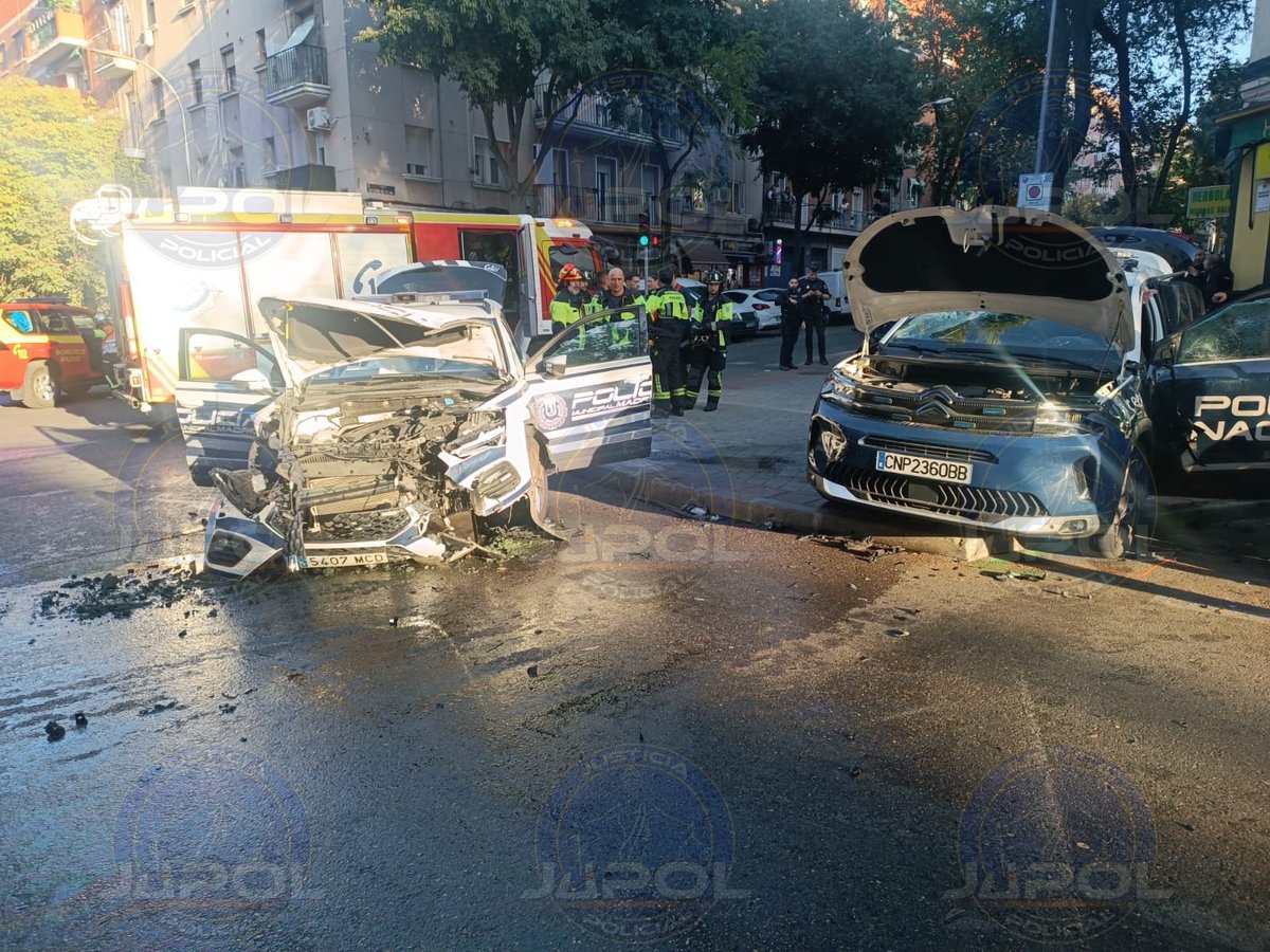 JupolNacional's tweet image. Cuatro agentes heridos en Ciudad Lineal al colisionar un coche de la Policía Municipal y otro de la Policía Nacional, vía @elmundoes

«Uno de los policías nacional fue trasladado al hospital con pronóstico potencialmente grave»

💪Desde JUPOL enviamos TODO NUESTRO APOYO a los…