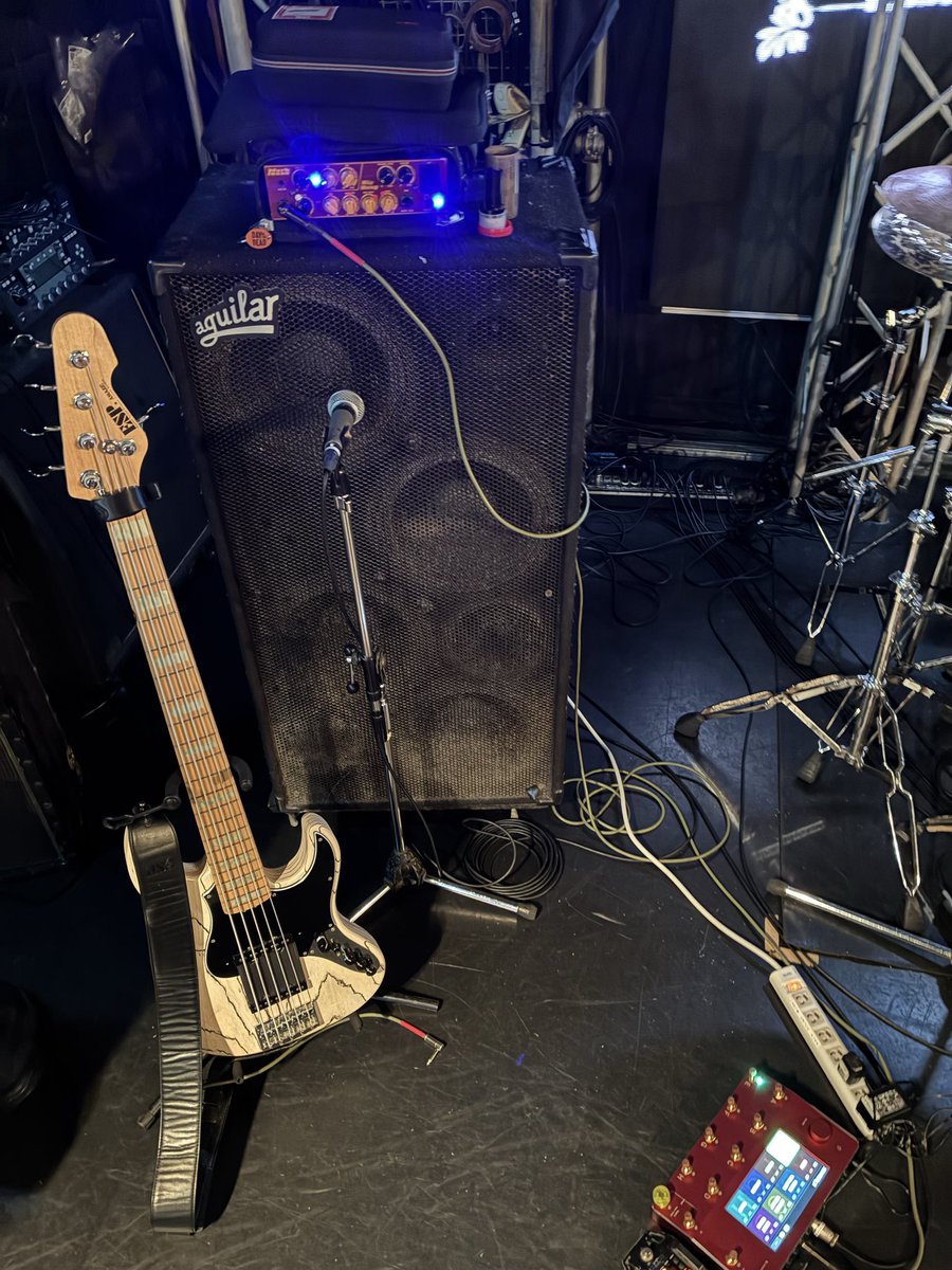 raimu_5strings's tweet image. 東名阪TOUR Final
真・極彩色の悪夢
10/19吉祥寺CRESCENDO
東名阪全てANCIENTMYTHさんのサポートさせて頂きました!🔥
ありがとうございました✋
kayaさんとHalさんのバースデーサプライズ!
改めておめでとうございます🎉
差し入れもありがとうございます!!
#ANCIENTMYTH #espguitars #markbass