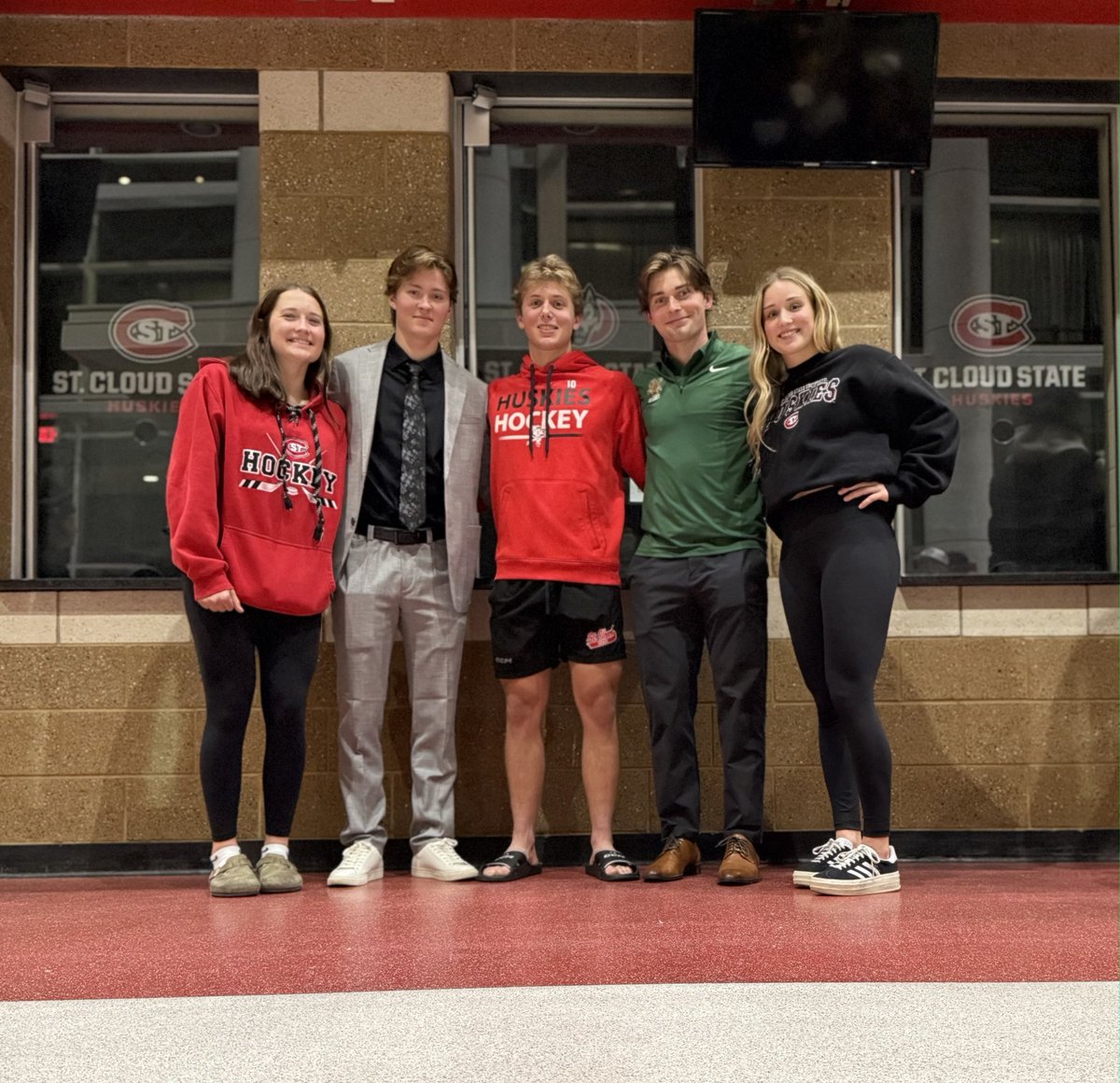 Rams Hockey Online tweet media