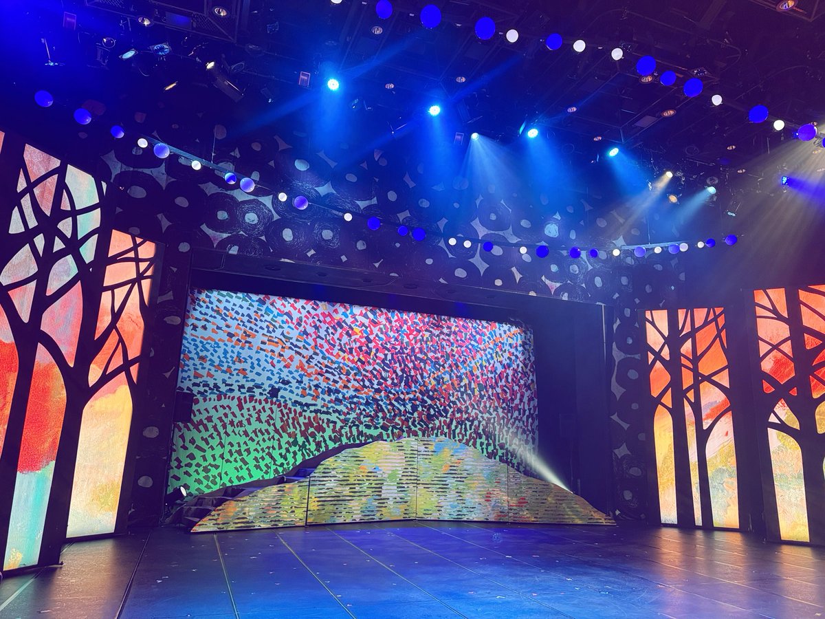 neatsyui's tweet image. あいちゃん @ai_fpf と「真昼の星めぐり the Musical」を観に行ってきました⭐️

こないだの夏、アトリエの休日(ファンクラブイベント)で即興で作曲した楽曲のタイトルに、イーハトーブ、を使わせていただいて
宮沢賢治さんの空気に触れていた今年。
なんだか不思議なご縁です。…